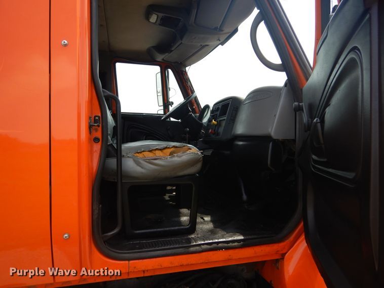 image for item JI9464 2007 International 7300  Crew Cab dump truck