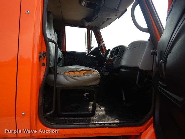 image for item JI9464 2007 International 7300  Crew Cab dump truck