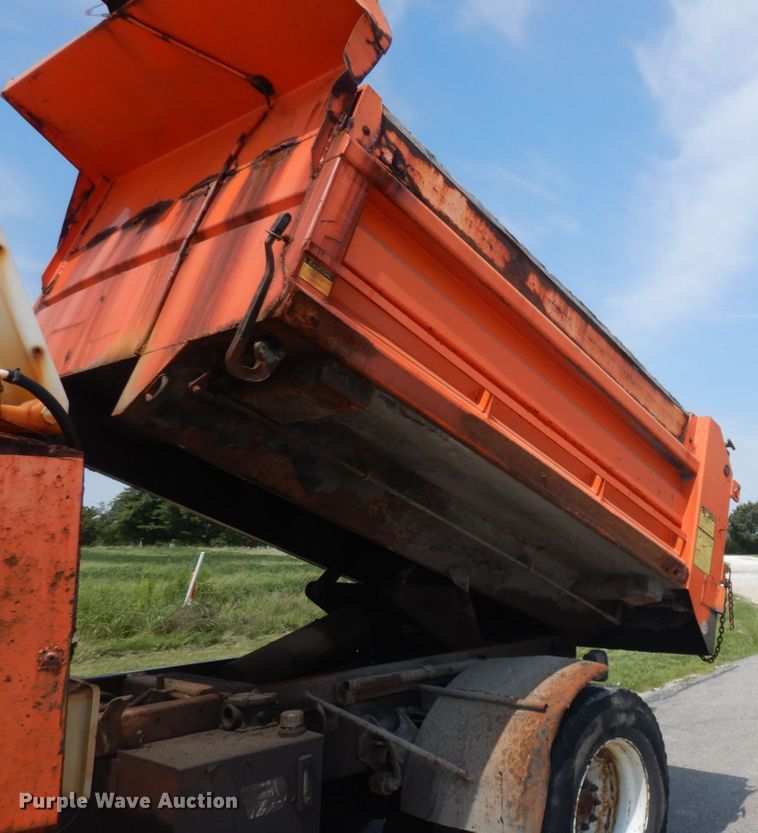 image for item JI9464 2007 International 7300  Crew Cab dump truck