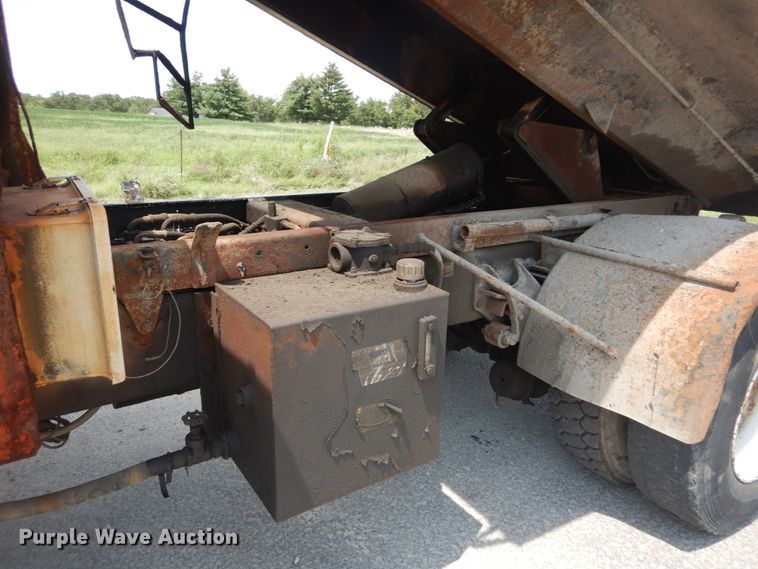 image for item JI9464 2007 International 7300  Crew Cab dump truck