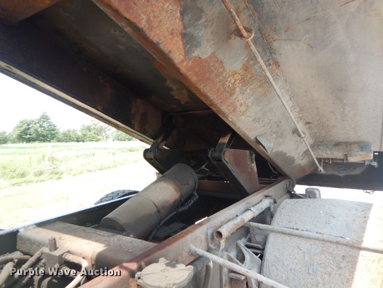 image for item JI9464 2007 International 7300  Crew Cab dump truck