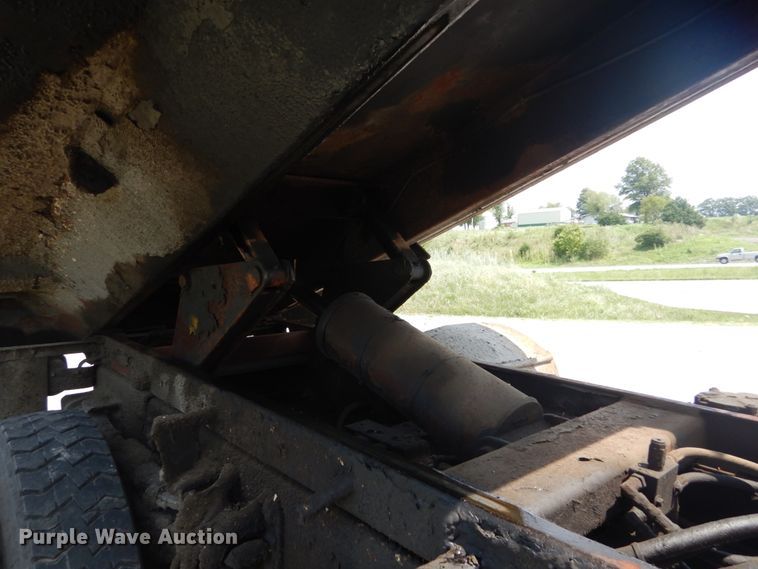 image for item JI9464 2007 International 7300  Crew Cab dump truck