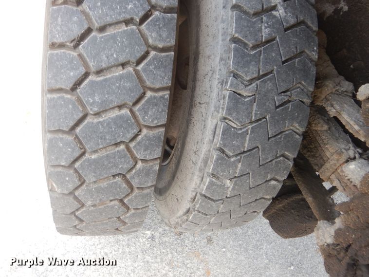 image for item JI9464 2007 International 7300  Crew Cab dump truck