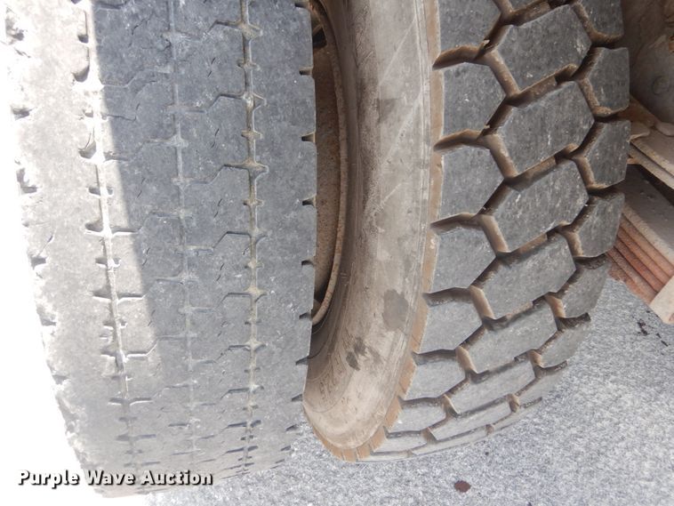 image for item JI9464 2007 International 7300  Crew Cab dump truck