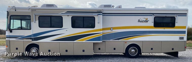 image for item JN9089 2003 Fleetwood Bounder  RV