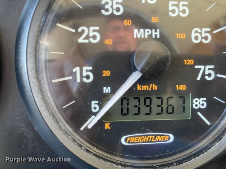 image for item JN9089 2003 Fleetwood Bounder  RV