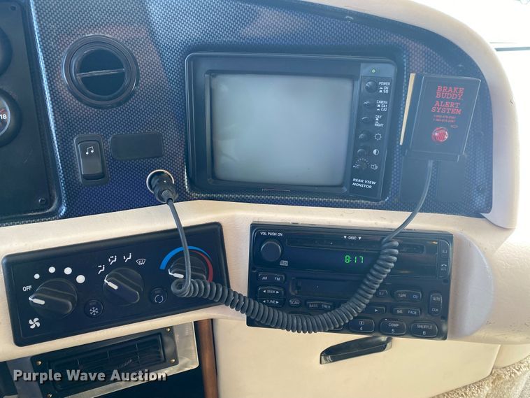 image for item JN9089 2003 Fleetwood Bounder  RV