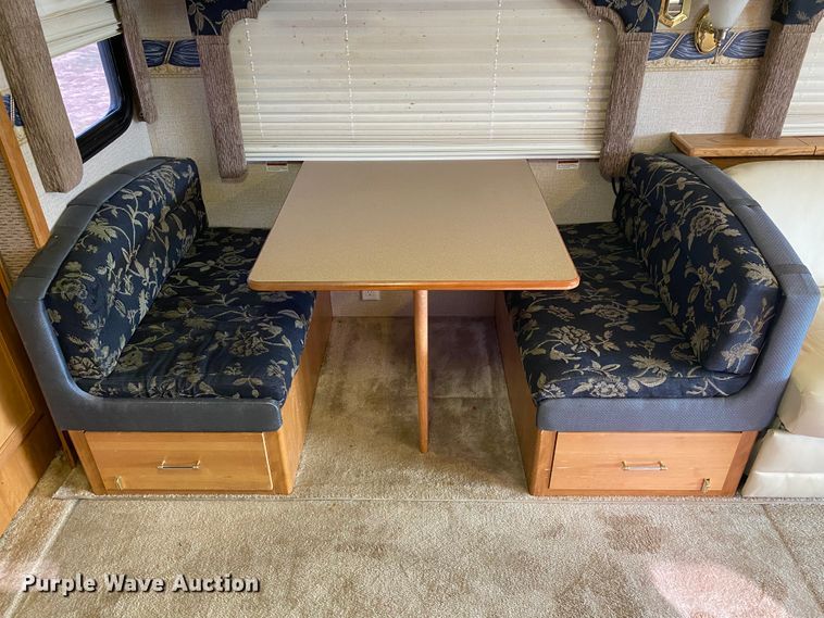 image for item JN9089 2003 Fleetwood Bounder  RV