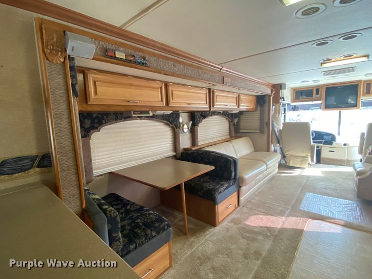 image for item JN9089 2003 Fleetwood Bounder  RV