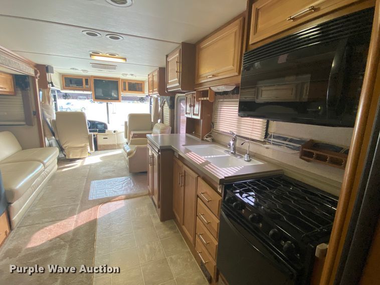 image for item JN9089 2003 Fleetwood Bounder  RV