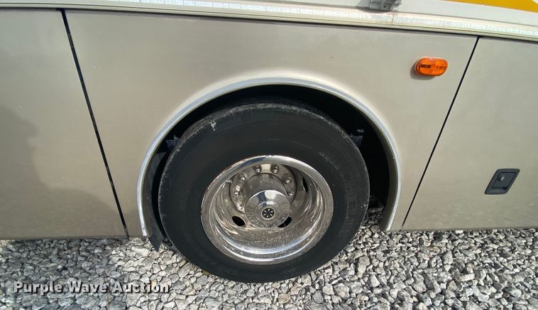 image for item JN9089 2003 Fleetwood Bounder  RV