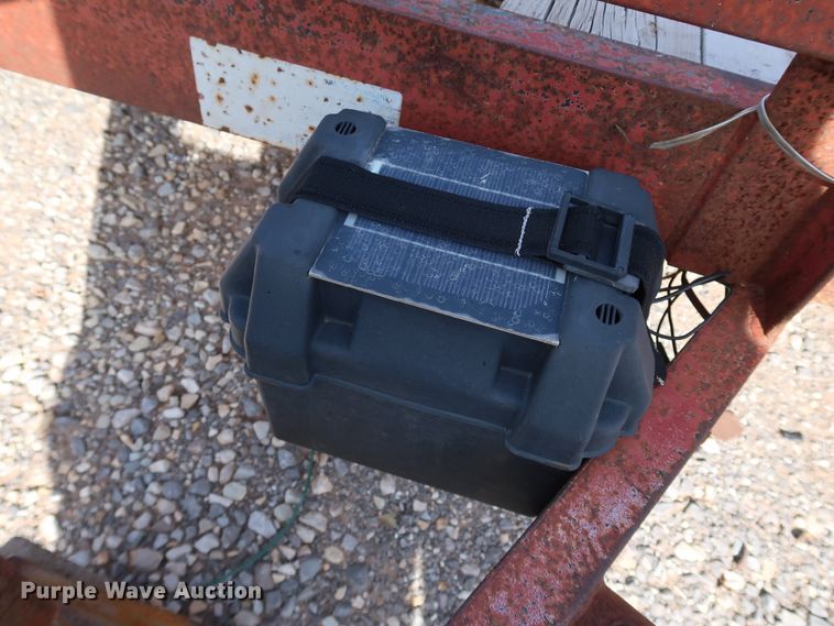 image for item JP9301 1998 Diamond C Charger  utility trailer