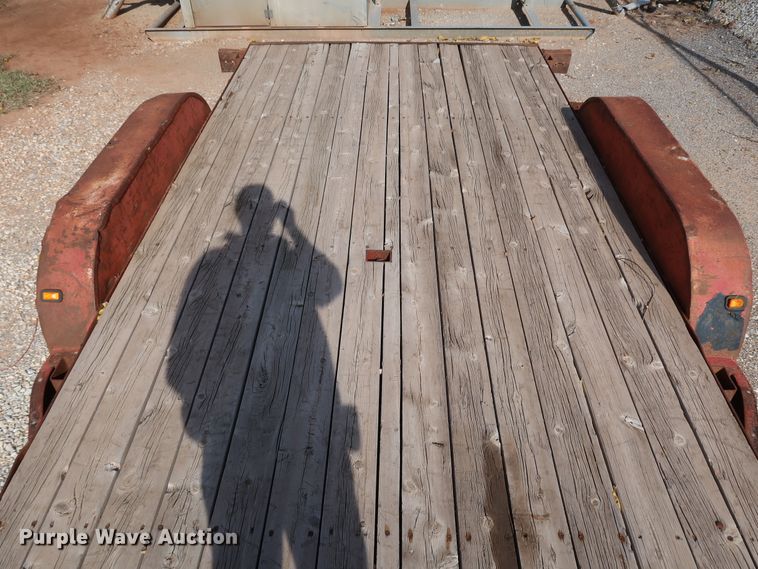 image for item JP9301 1998 Diamond C Charger  utility trailer