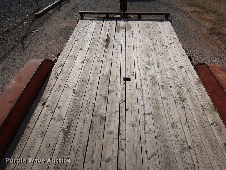 image for item JP9301 1998 Diamond C Charger  utility trailer