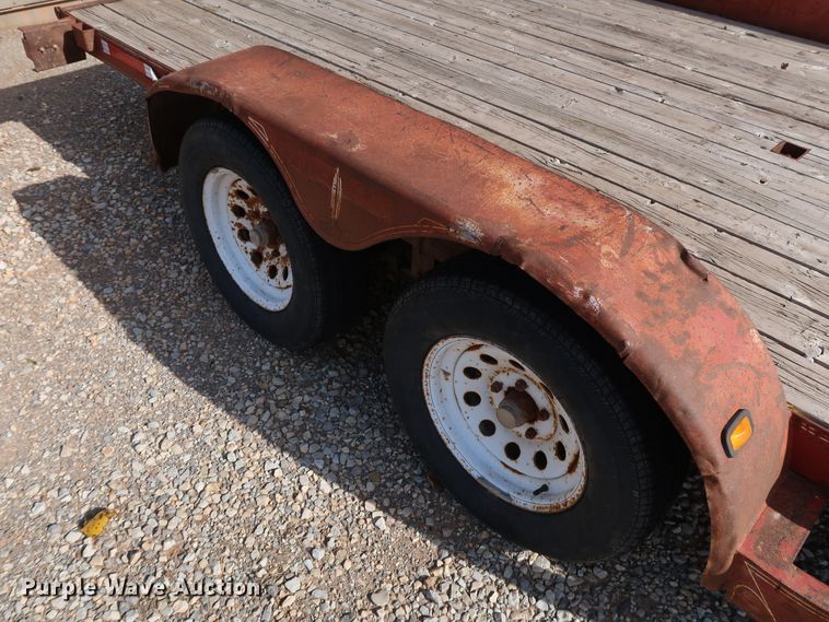 image for item JP9301 1998 Diamond C Charger  utility trailer