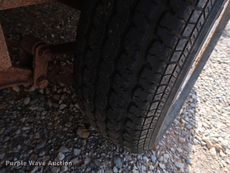 image for item JP9301 1998 Diamond C Charger  utility trailer