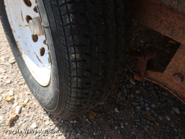 image for item JP9301 1998 Diamond C Charger  utility trailer