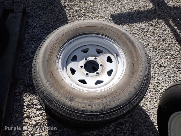 image for item JU9083 (4) ST235/80R16 tires