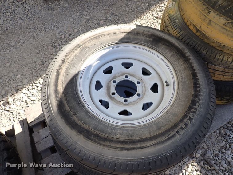 image for item JU9083 (4) ST235/80R16 tires