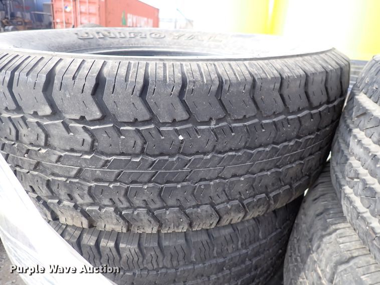 image for item JU9090 (17) tires