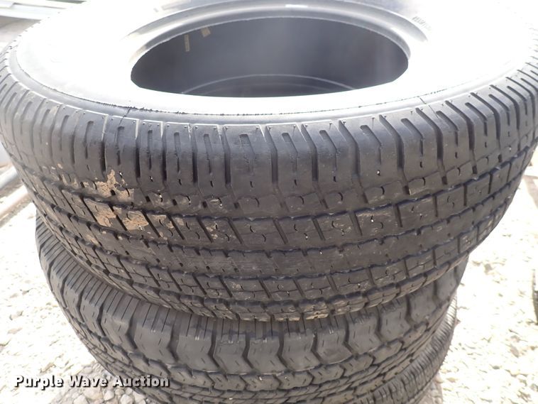 image for item JU9090 (17) tires