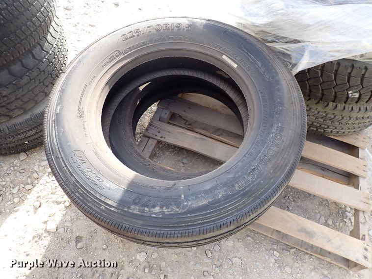 image for item JU9090 (17) tires