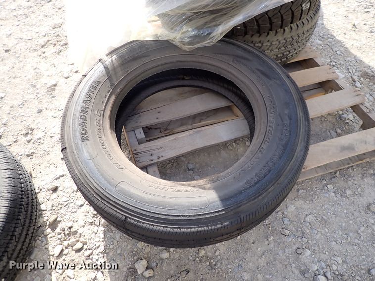 image for item JU9090 (17) tires