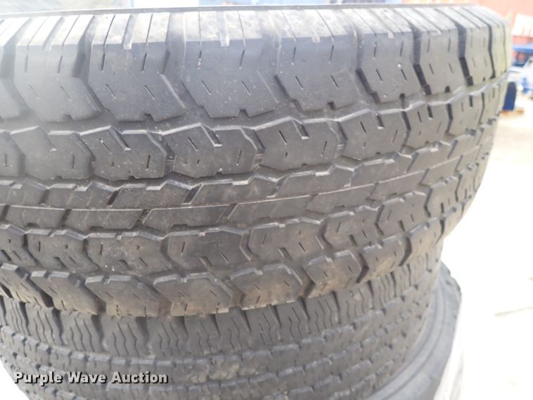 image for item JU9090 (17) tires