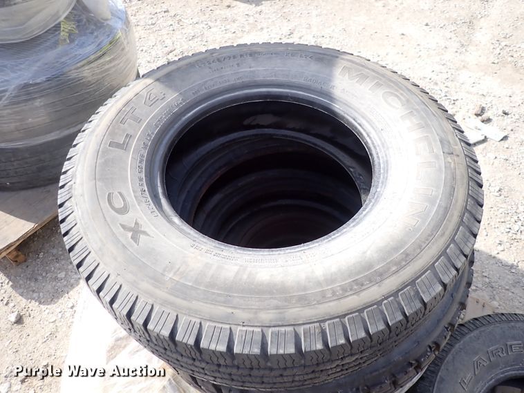 image for item JU9090 (17) tires