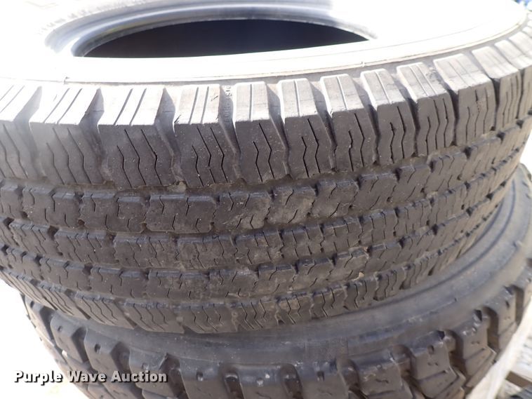 image for item JU9090 (17) tires