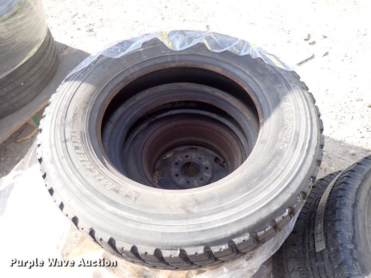 image for item JU9090 (17) tires