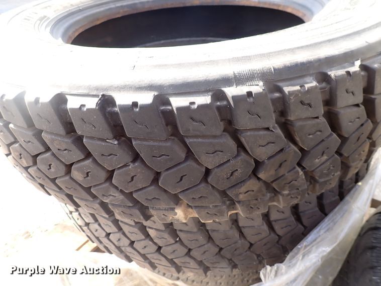 image for item JU9090 (17) tires