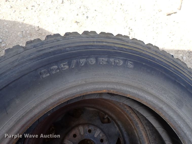 image for item JU9090 (17) tires