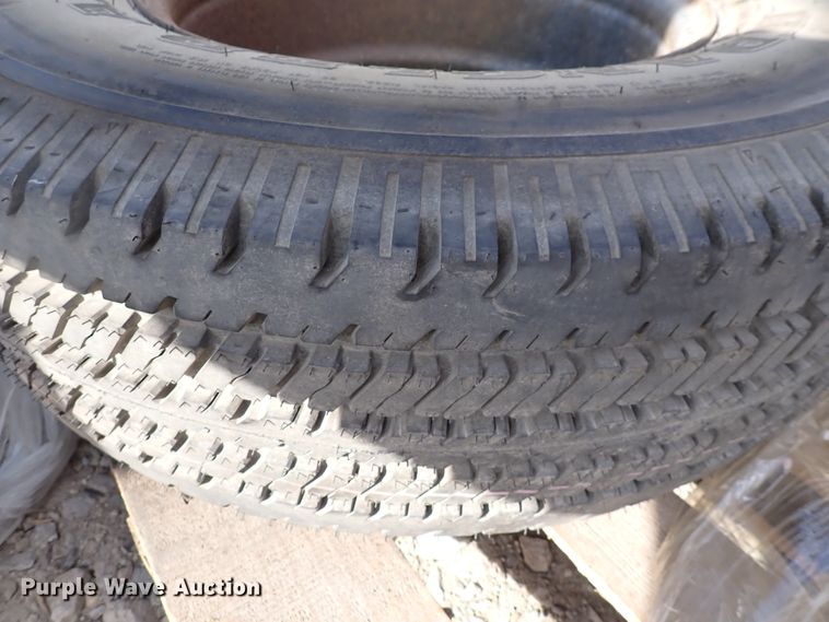 image for item JU9090 (17) tires