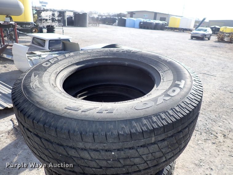 image for item JU9090 (17) tires