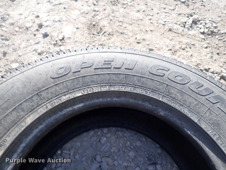 image for item JU9090 (17) tires