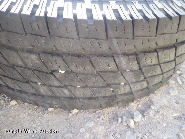 image for item JU9090 (17) tires