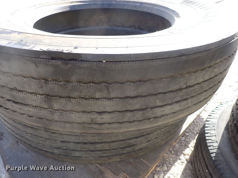 image for item JU9090 (17) tires