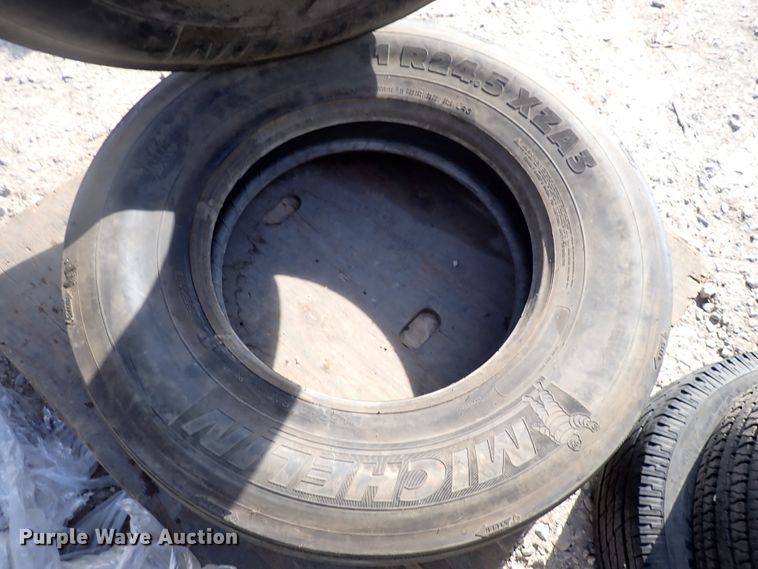 image for item JU9090 (17) tires