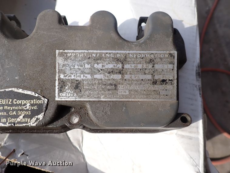 image for item JU9105 Deutz  engine