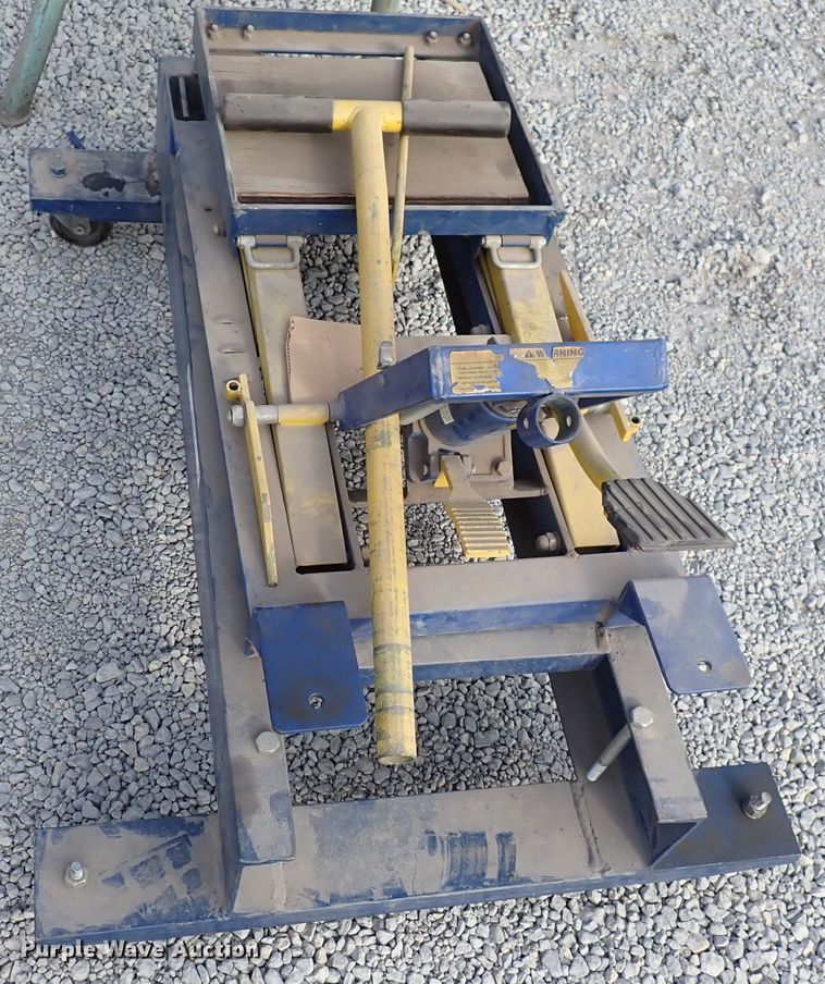 image for item JU9110 Goodyear 35418  motorcycle/ATV lift