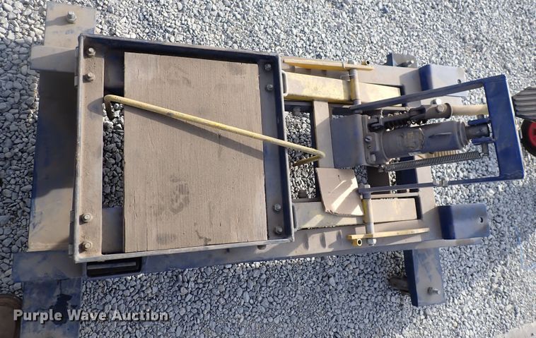 image for item JU9110 Goodyear 35418  motorcycle/ATV lift