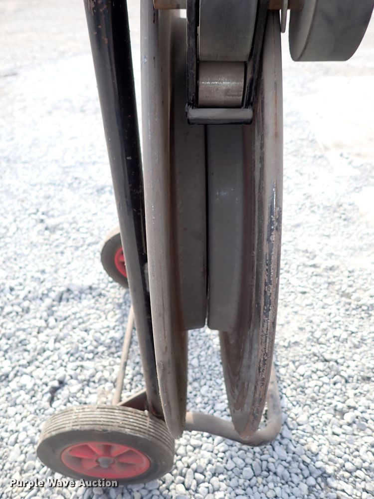 image for item JU9110 Goodyear 35418  motorcycle/ATV lift