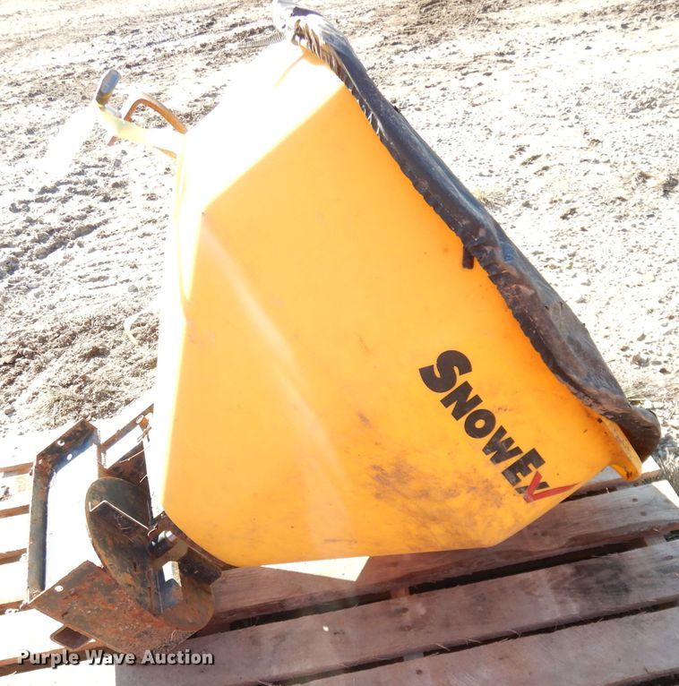 image for item KA9673 SnowEx spreader