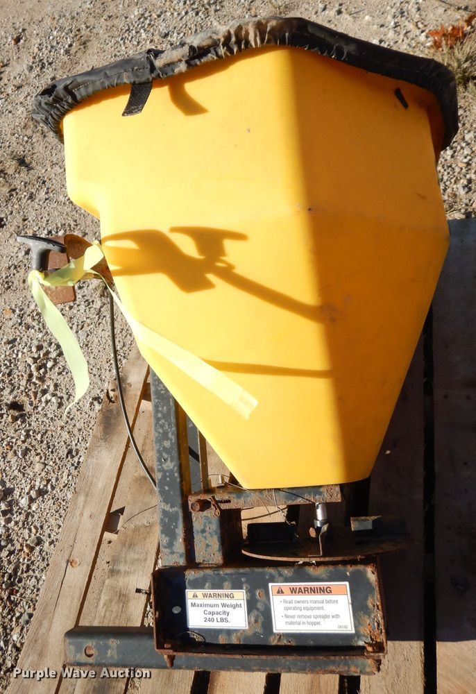 image for item KA9673 SnowEx spreader