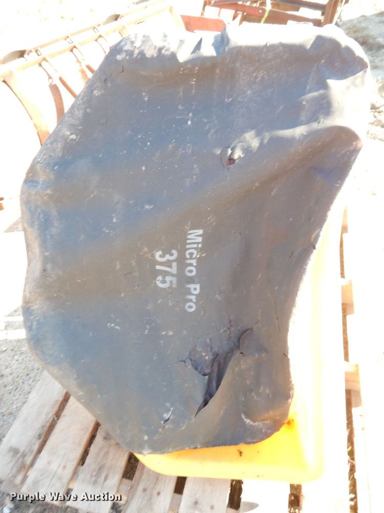 image for item KA9673 SnowEx spreader