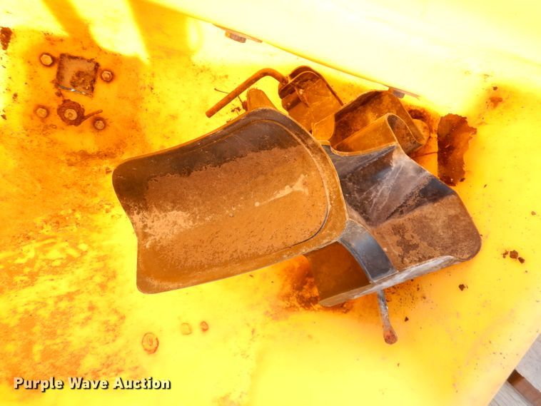 image for item KA9673 SnowEx spreader