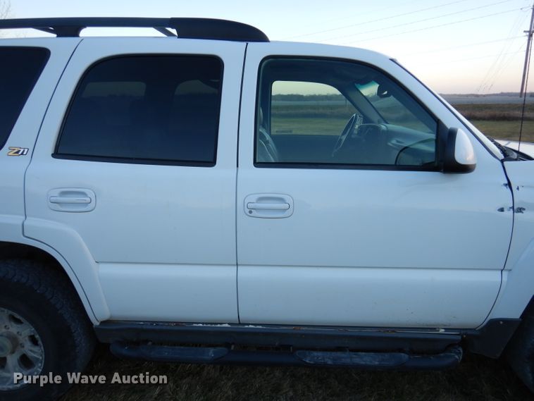 image for item KH9097 2003 Chevrolet Tahoe  SUV