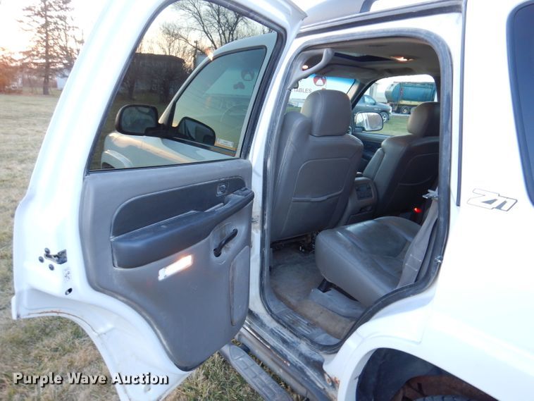 image for item KH9097 2003 Chevrolet Tahoe  SUV