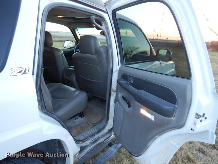 image for item KH9097 2003 Chevrolet Tahoe  SUV